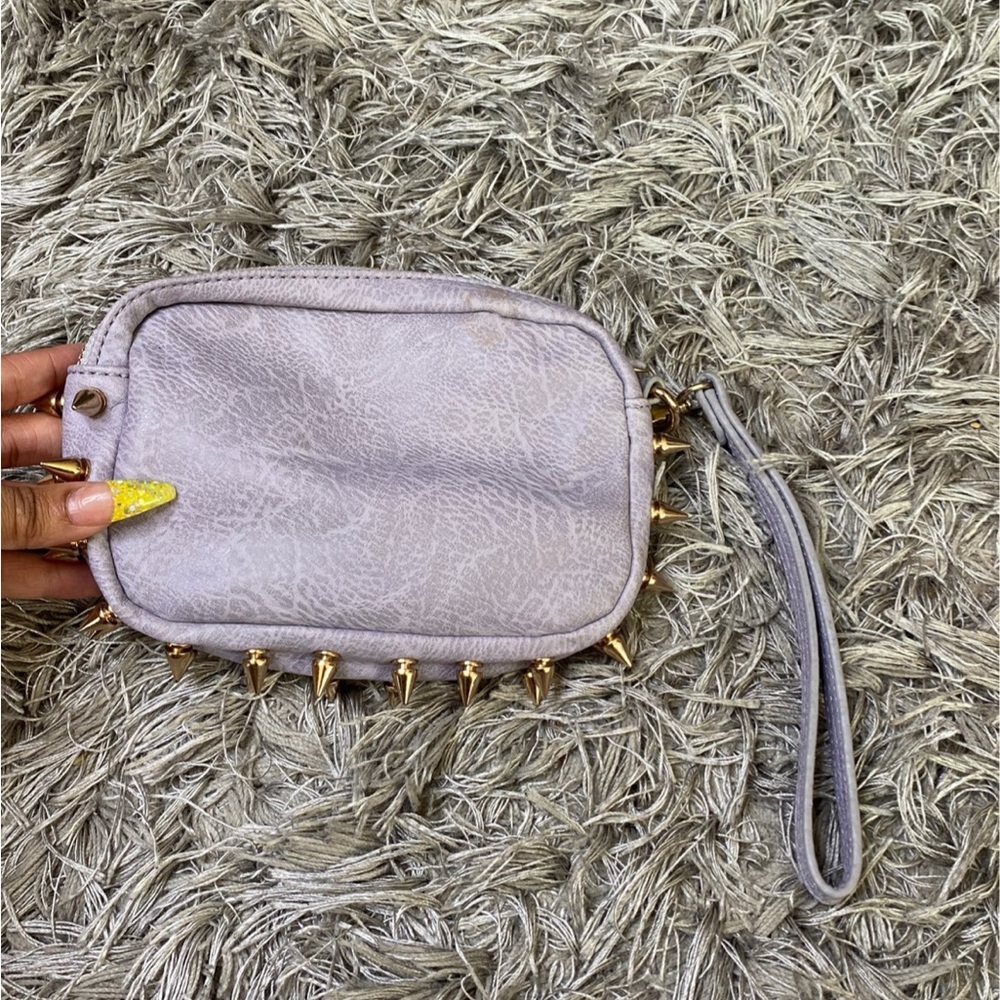 Light gray clutch